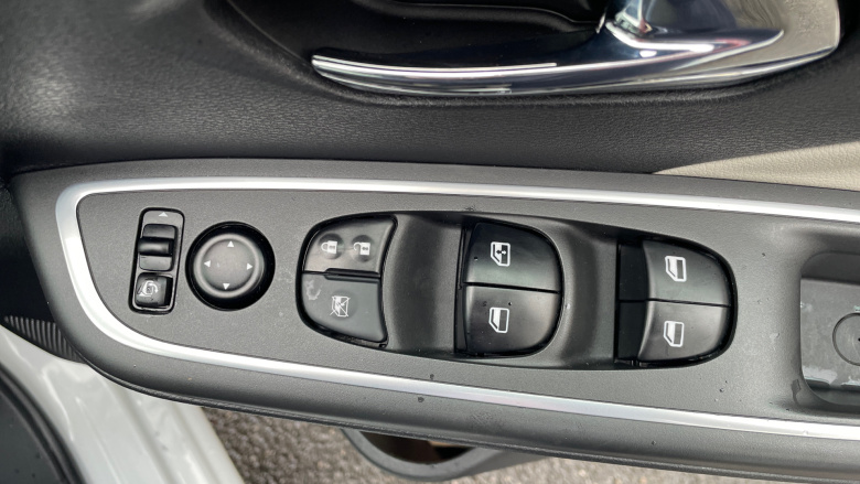 Nissan Micra 0.9 IG-T Tekna 5dr Petrol Hatchback